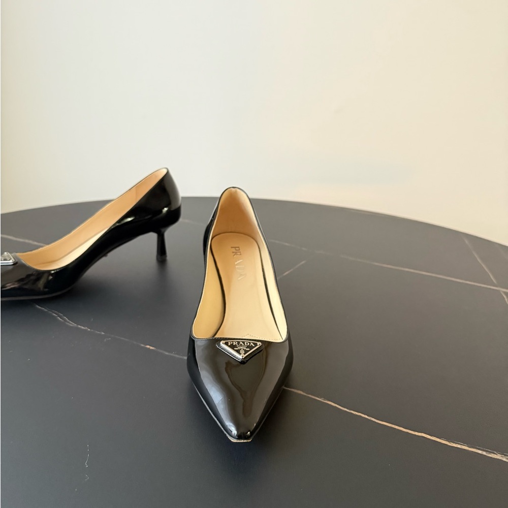 Prada Black Patent Leather Heels 38.5 - image 3